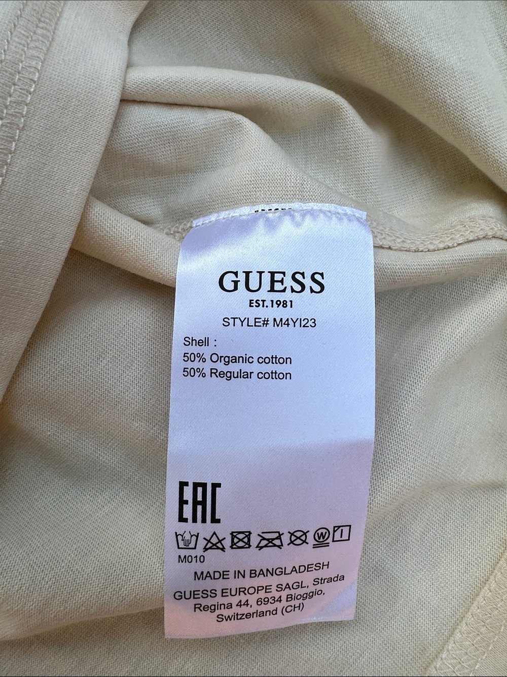 New GUESS Cream Short-Sleeve Tee with Tropical Back Patch SZ L - Picture 9 of 12